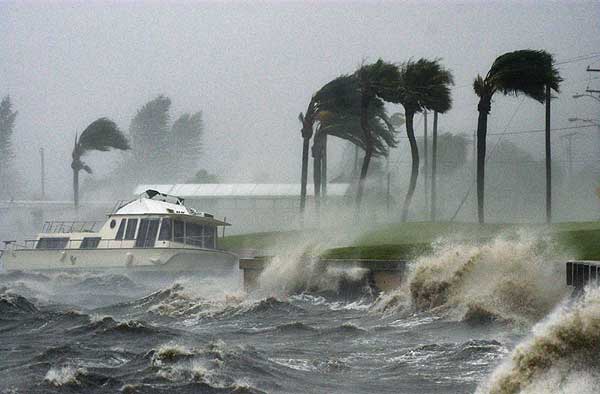 El huracán Harvey toca tierra en Texas.
 