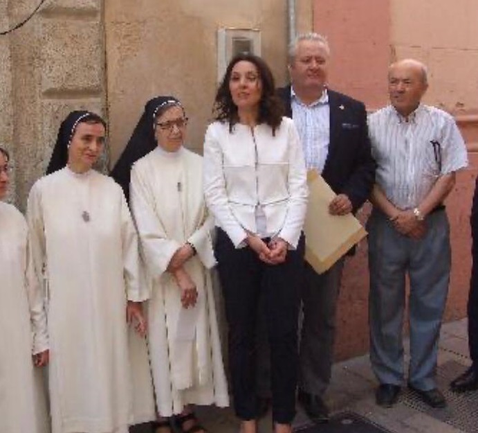 Magdalena News: Dos médicos geriatras rechazan ocupar los puestos vacantes en la Residencia de Ancianos del Zapillo de Almería mientras Magdalena Cantero la dirija