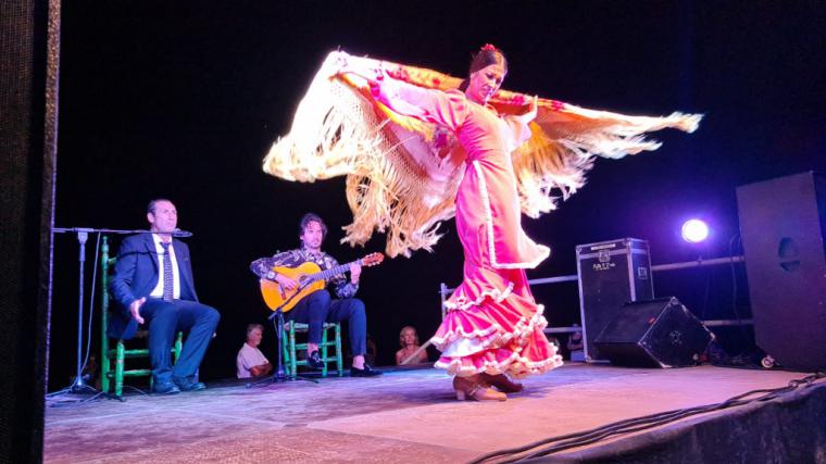 EL INCOLORO: “El flamenco vuelve a desbordar las expectativas en la costa aguileña”, por Jerónimo Martínez