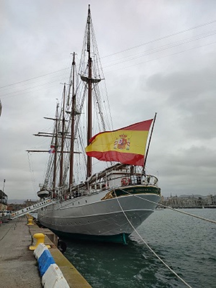El buque-escuela “Juan Sebastián de Elcano” regresa a Barcelona después de 17 años de ausencia