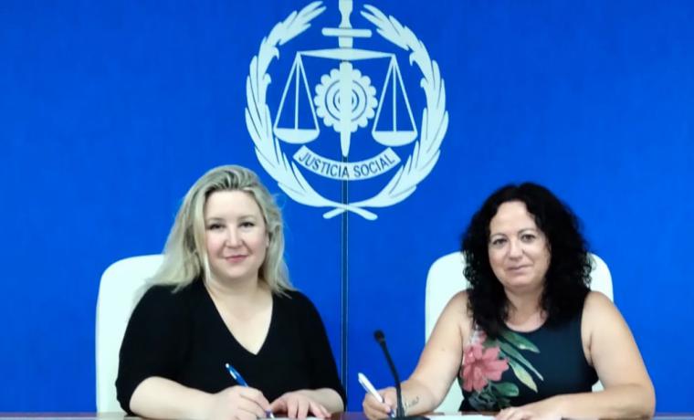 La Presidenta del Ilustre Colegio de Graduados Sociales de Almería, María del Mar Ayala, y la CEO de Wilapp Digital SL, Aurora Cerdán, firman un acuerdo para la transformación digital de Empresas y Autónomos