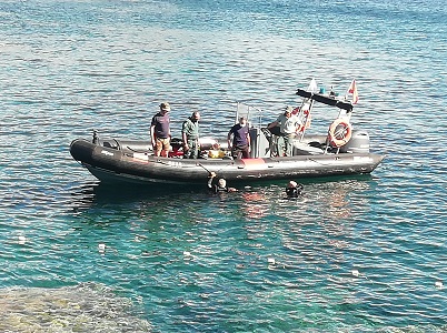 Buceadores de la Armada neutralizan una granada de mortero en Menorca