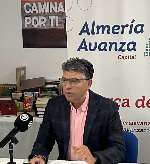 Miguel Cazorla: “La falta de incentivos y soluciones al comercio de proximidad, al casco historico y a la zona centro por parte del pp estan provocando su abandono y deteriorio imparable”