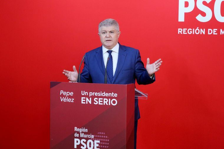 Pepe Vélez: “La Región necesita un Gobierno regional que se tome en serio la salud y garantice la Sanidad pública universal, y el PSOE lo va a conseguir a partir de mayo”