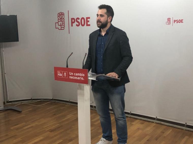 Jordi Arce: “López Miras se debe a Vox y a lo que diga Abascal, que es su único jefe, y por eso ha tragado con todas sus exigencias”