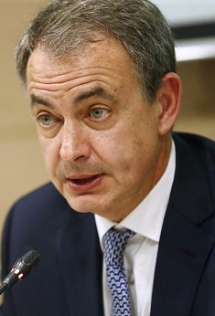 José Luis Rodríguez Zapatero y 26 de sus ministros se suman a la campaña con una carta en apoyo de Ángel Gabilondo 