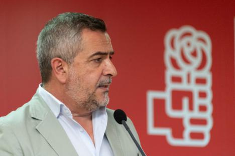 El PSOE acusa a Juanma Moreno de “engordar” de “manera burda” los Presupuestos de la Junta para Almería en 2024