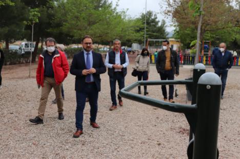 El Ayuntamiento de Lorca lleva a cabo mejoras en el Parque de El Consejero que cuenta con juegos biosaludables e infantiles y una nueva zona de arbolado  