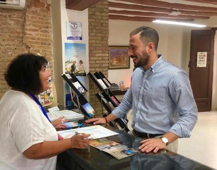 El concejal de Turismo del Ayuntamiento de Lorca, Francisco Morales ha dado a conocer, esta mañana, el programa de actividades previsto con motivo del Día Mundial del Turismo 
