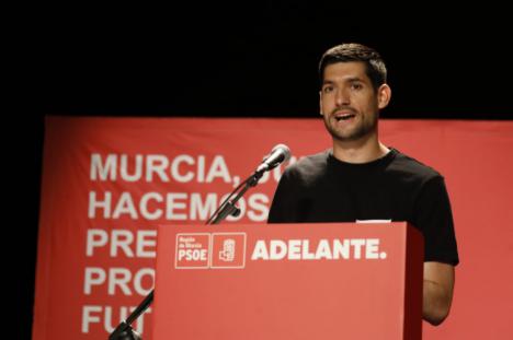 El PSOE destina 145 mil € para recuperar el Bono Universitario que se cargó el PP de López Miras en Murcia