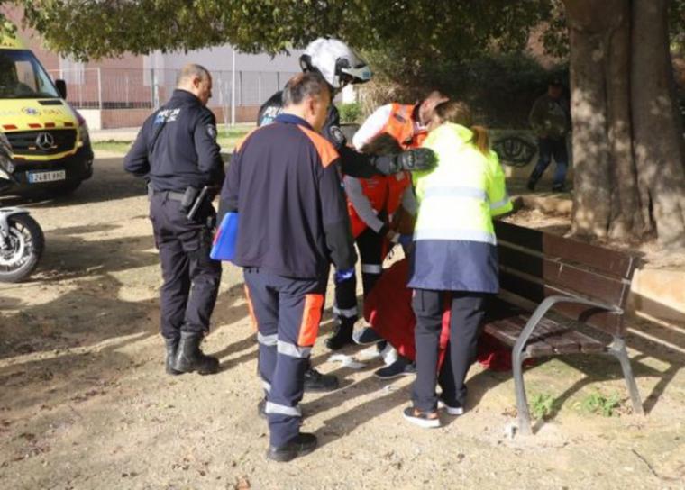 Nuevo ataque contra una mujer: Un hombre le prende fuego en un parque infantil de Palma de Mallorca.