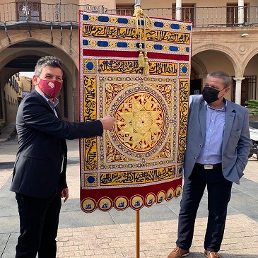 La Federación San Clemente estrena una réplica del estandarte almohade conservado en las Huelgas Reales de Burgos 