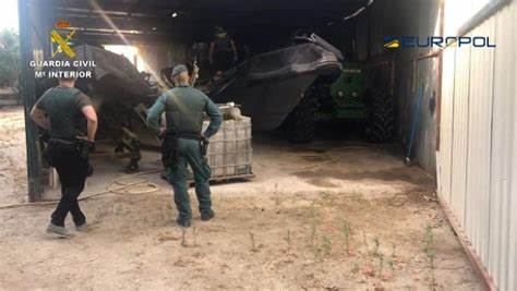 La Guardia Civil desarticula el clan de los “los pintaos” dedicado al tráfico de Hachis por las costas de Almería