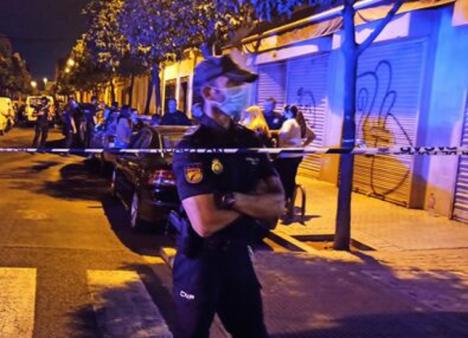 Sevilla: Mata a su mujer a tiros y después se suicida con la escopeta