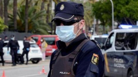  Una mujer de 60 años es brutalmente apaleada por unos ladrones en su casa en Málaga