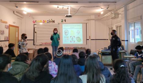 La Concejalía de Sanidad inicia los talleres contra el abandono animal y tenencia responsable en colegios del municipio en colaboración con Policía Local de Lorca