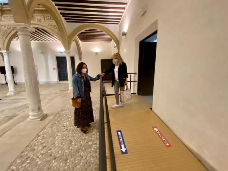 El Ayuntamiento de Lorca lleva a cabo trabajos en el interior del Palacio de Guevara para mejorar la accesibilidad y evitar humedades en el patio lateral