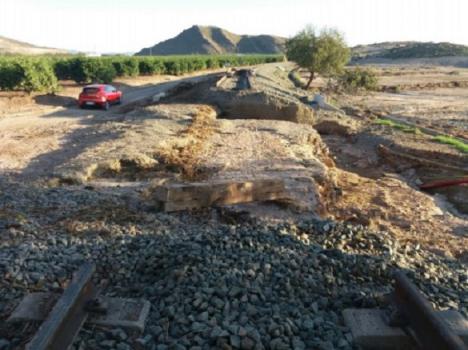 Los trenes de cercanías entre Lorca Águilas volverán a prestar servicio mañana tras los trabajos de reparación de los daños causados por las lluvias torrenciales