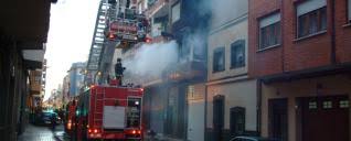 Rescatadas 6 personas en el incendio de una vivienda en Yecla