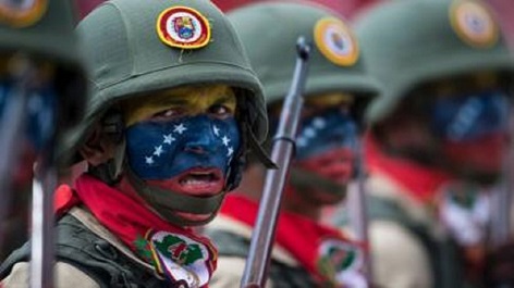 Nicolás Maduro moviliza la artillería de Venezuela por supuestos 'ataques terroristas financiados desde Colombia y Estados Unidos'
 