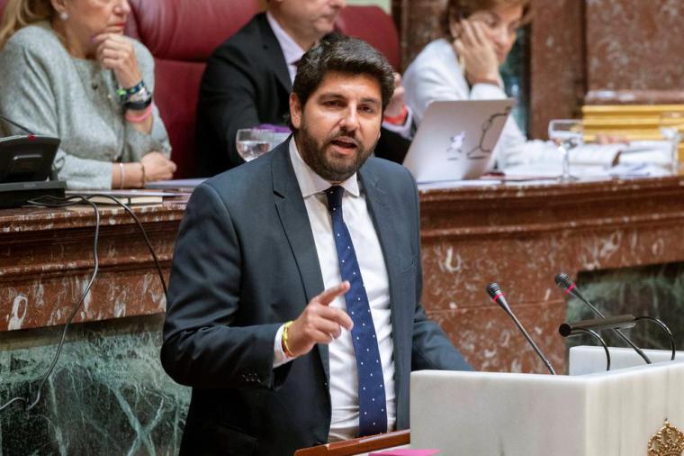 Francisco Lucas: “Es vergonzoso que López Miras se suba el sueldo con la deuda que su Gobierno ha generado en la Región de Murcia”