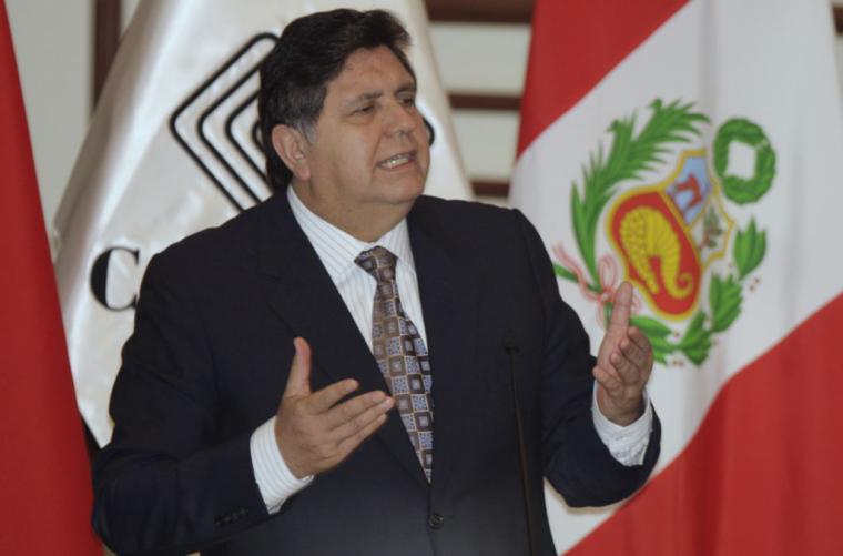 El expresidente de Perú, Alan García se pega un tiro cuando iba a ser detenido