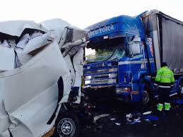 Atropello mortal en Arenas de Iguña por un camión mientras cambiaban una rueda en la A-67