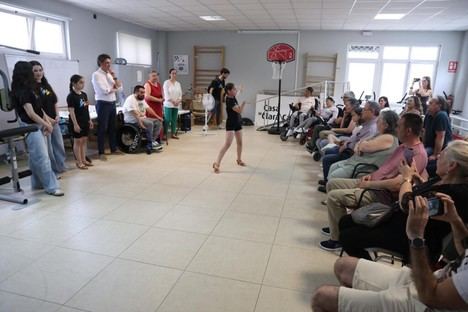 Arias respalda la iniciativa de Auxilia para impulsar el talento local en Lugo