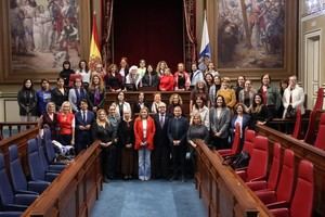 Astrid Pérez destaca el valor del coraje diario de las mujeres que sostienen Canarias