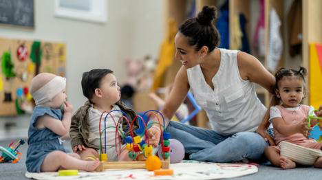 Indignación en Almería.Decenas de familias luchan contra los recortes de la Junta de Andalucía que afectan a niños con necesidades especiales