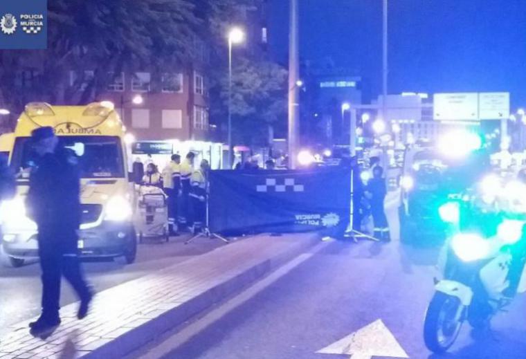 Una mujer muere atropellada por una moto de la Policía Local de Murcia