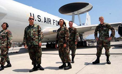 Cuba denuncia vuelos de aviones militares de EEUU 