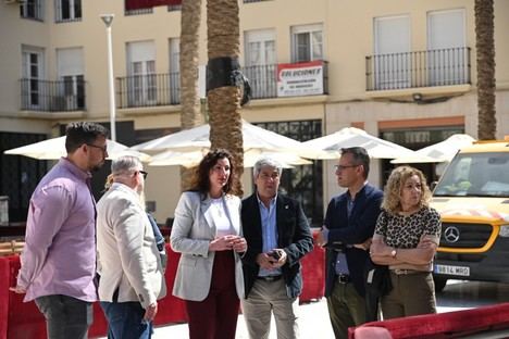 Preparativos finales para la Semana Santa en Almería