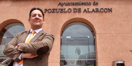 Dimite el portavoz de Cs en Pozuelo de Alarcón: 'Ciudadanos es un timo”. Rivera colocó como candidato a las municipales a Damián Macías, pareja de una prima de Malú.