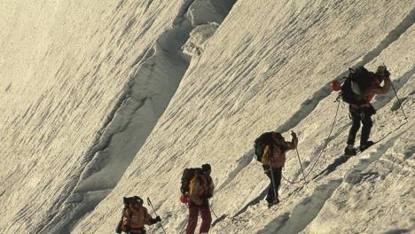 Tragedia en Suiza: Encuentran muertos a 5 esquiadores y un senderista cerca del Monte Cervino