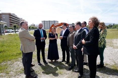 Buruaga inicia la construcción de 37 viviendas protegidas en Laredo y planea 25 más en Puebla Vieja