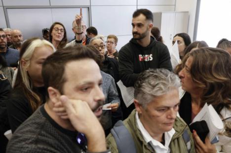 Escándalo en Alfafar. Los vecinos exigen la cabeza del alcalde tras ser silenciados en el pleno municipal