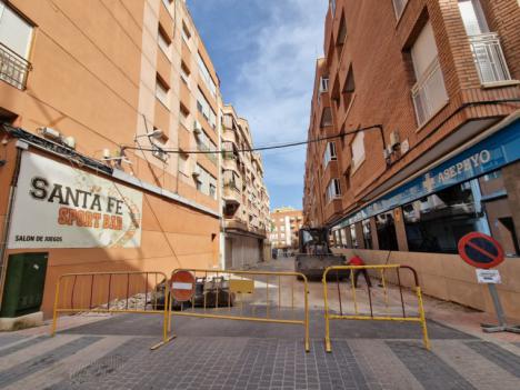 El Ayuntamiento de Lorca inicia los trabajos de renovación de aceras en la Calle Predicador 
