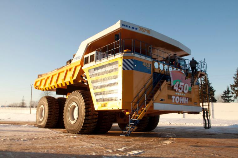 El camión más grande del mundo, un mastadonte de 360 toneladas.