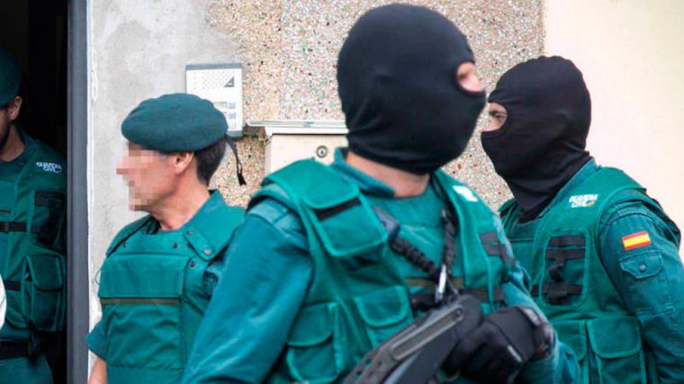 La Guardia Civil detiene a nueve independentistas que planeaban acciones violentas