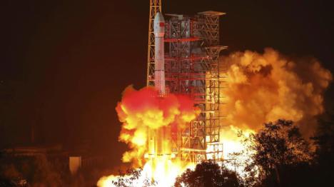 Chang'e 4 , la sonda china, aluniza con éxito en la cara oculta de la Luna y podría además estar ensayando un novedoso cañón de riel electromagnético