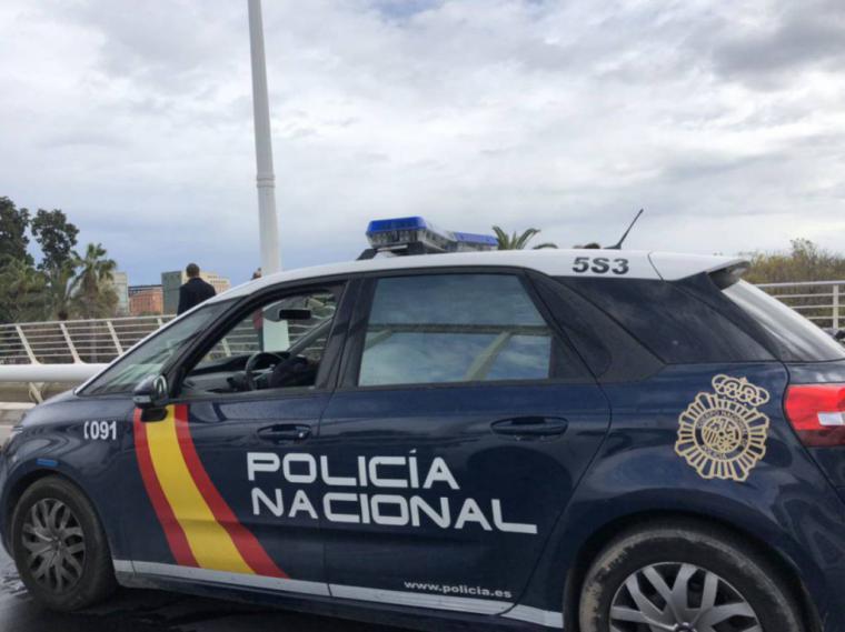 Un hombre detenido en Valencia por pegar e intentar asfixiar a su pareja
 