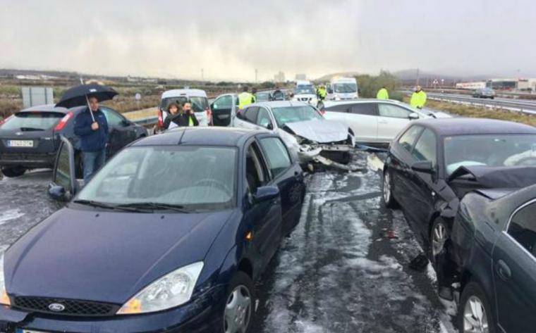  30 vehículos se ven implicados en un accidente de tráfico múltiple en La Rioja