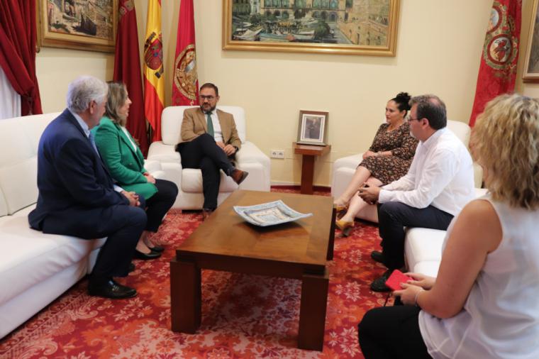 El Alcalde de Lorca recibe a la Consul de Ecuador en la Región de Murcia y refrendan la colaboración entre gobiernos para seguir impulsando acciones integradoras