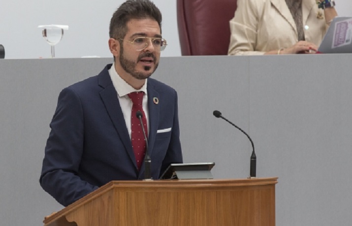 Antonio Espín: “El Gobierno de López Miras ha tenido tiempo suficiente para planificar el inicio de curso, pero sigue improvisando y demostrando su incapacidad”