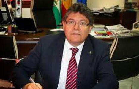 Rogelio Mena (PSOE): “Es escandaloso que el Alcalde de Albox suba la tasa por mesas de los bares un +263% para pagar el sueldo de su hija”