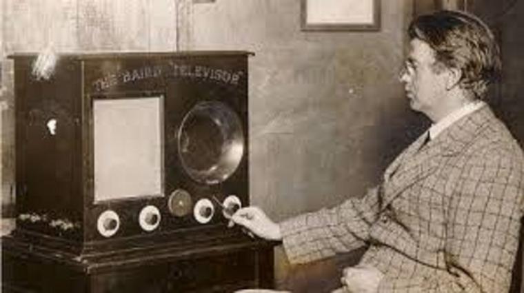 Un 26 de enero como hoy, el ingeniero escocés John Logie Baird presenta al mundo la televisión