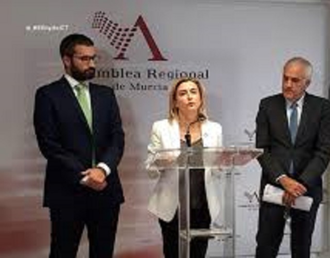 Carmina Fernández: “Vox utiliza los asuntos prioritarios para la Región de Murcia como plataforma publicitaria partidista”