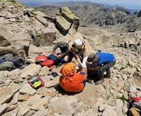Dramático accidente en el pico Almanzor: montañero cae y se lesiona gravemente el tobillo