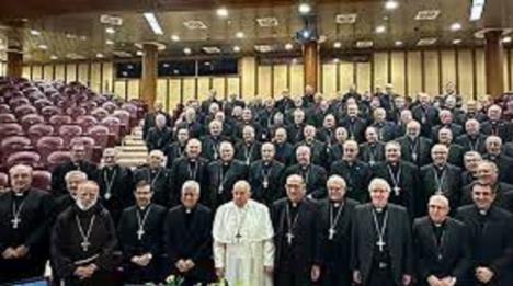 El Papa ignora el escándalo de abusos sexuales en la Iglesia española y cita a los obispos para abordar un tema menor